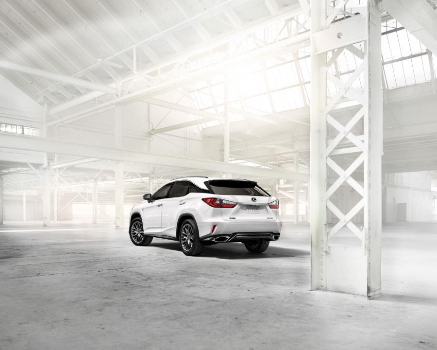  Lexus RX350 F-Sport 2015 года  (фото 2 из 25)